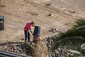 El Barranco de El Calero, el cubo de la basura de fincas colindantes/TA.